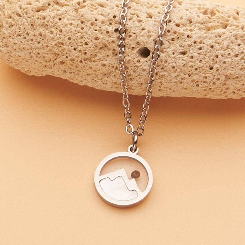 Fashion Jewelry Retro Style Round Necklace