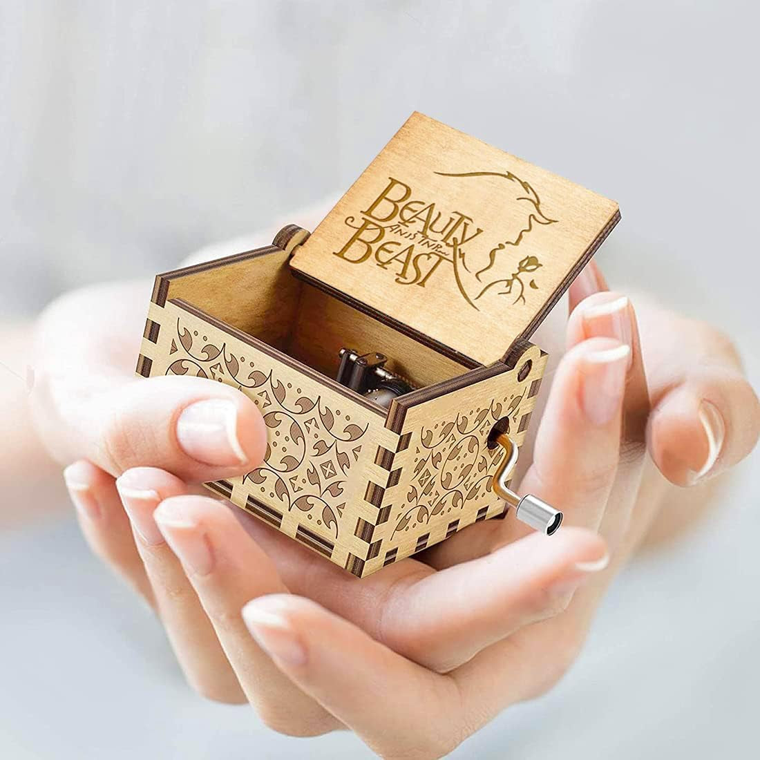 Beauty and the Beast Music Box, Valentine Christmas Birthday Anniversary Wooden Gift for Wife Girlfriend Husband Boyfriend Girl Hand Crank Present